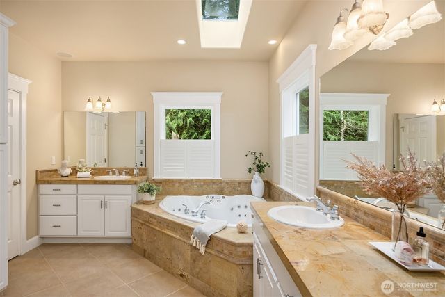 12615 Kallgren Road NE, Bainbridge Island, WA 98110