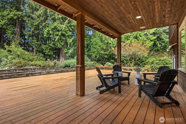 12615 Kallgren Road NE, Bainbridge Island, WA 98110