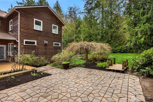 12615 Kallgren Road NE, Bainbridge Island, WA 98110