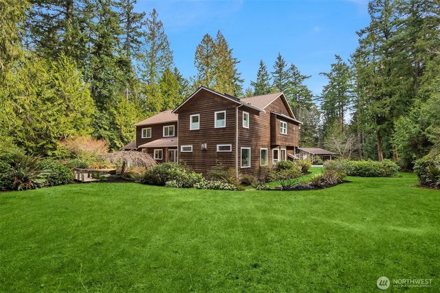 12615 Kallgren Road NE, Bainbridge Island, WA 98110