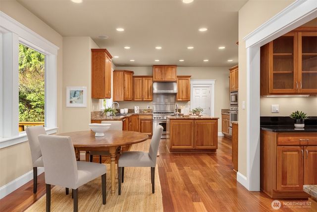 12615 Kallgren Road NE, Bainbridge Island, WA 98110