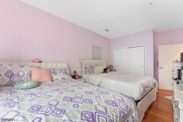 511 Brittany Dr, Wayne Twp., NJ 07470