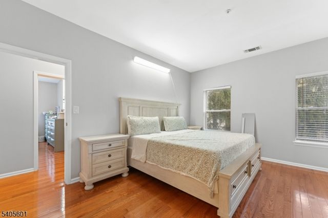 511 Brittany Dr, Wayne Twp., NJ 07470