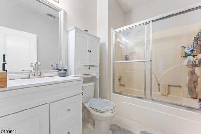 511 Brittany Dr, Wayne Twp., NJ 07470