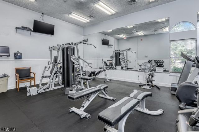 511 Brittany Dr, Wayne Twp., NJ 07470