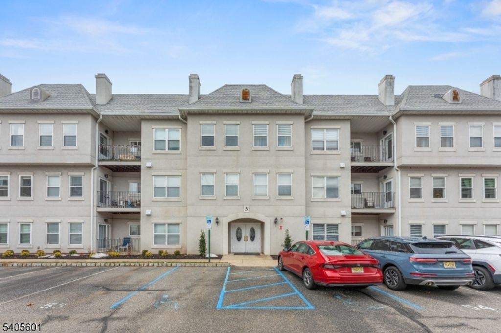 511 Brittany Dr, Wayne Twp., NJ 07470