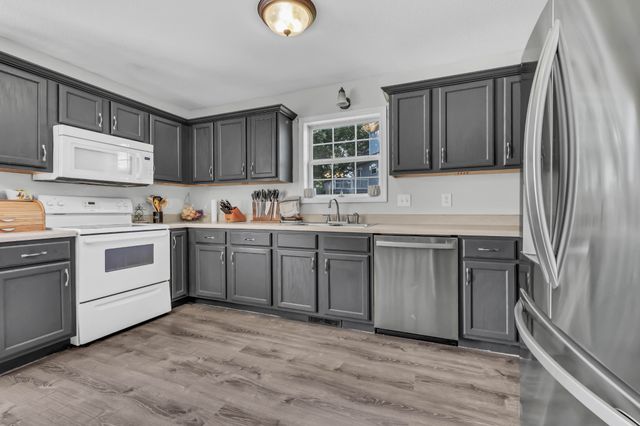 2904 CORE DRIVE, Clarksville, TN 37040