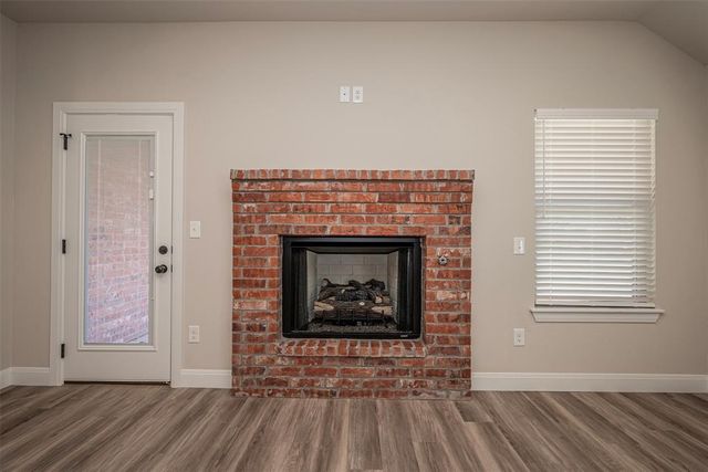 1916 Meadow Brook Road, Yukon, OK 73099