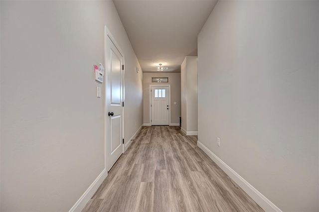 1916 Meadow Brook Road, Yukon, OK 73099