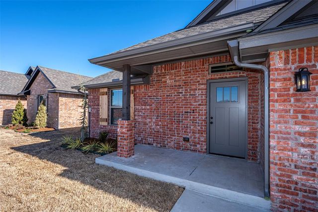 1916 Meadow Brook Road, Yukon, OK 73099