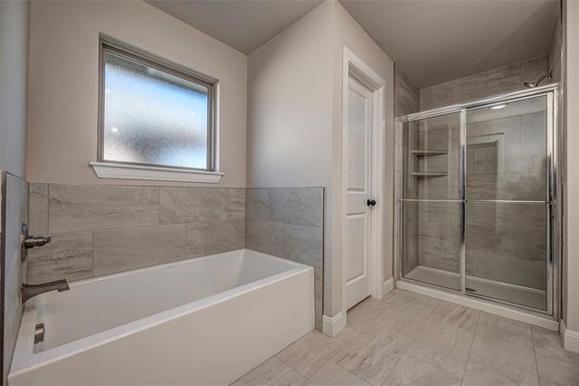 1916 Meadow Brook Road, Yukon, OK 73099