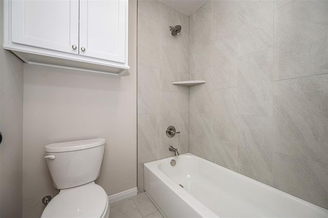 1916 Meadow Brook Road, Yukon, OK 73099