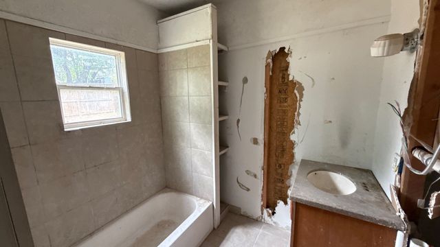 2611 Pine Street, Dallas, TX 75215