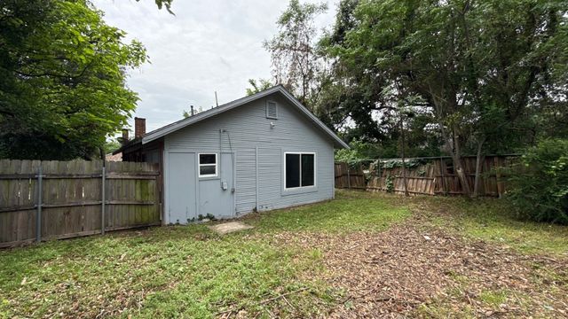 2611 Pine Street, Dallas, TX 75215