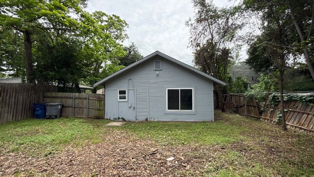 2611 Pine Street, Dallas, TX 75215