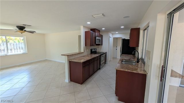 1329 Oaklawn CT, Fort Myers, FL 33919