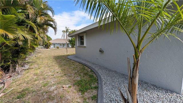 1329 Oaklawn CT, Fort Myers, FL 33919