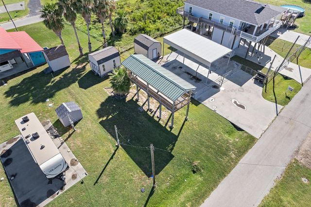 946 Meynig Drive, Crystal Beach, TX 77650