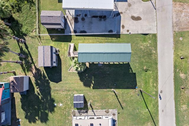 946 Meynig Drive, Crystal Beach, TX 77650