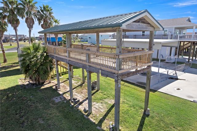 946 Meynig Drive, Crystal Beach, TX 77650