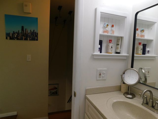 543 Longshore Drive B, Ann Arbor, MI 48105