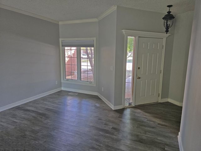 1500 Crown Colony Court 420, Des Moines, IA 50315