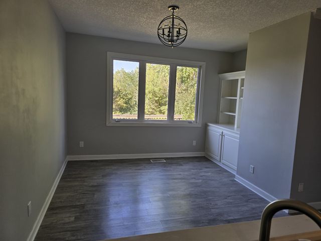 1500 Crown Colony Court 420, Des Moines, IA 50315