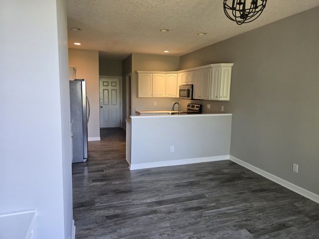 1500 Crown Colony Court 420, Des Moines, IA 50315