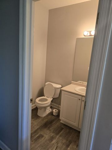 1500 Crown Colony Court 420, Des Moines, IA 50315