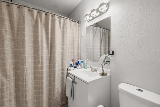 1369 York Street, Des Moines, IA 50316