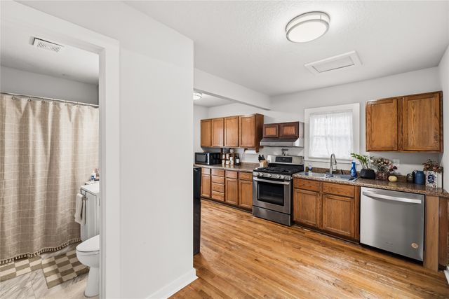 1369 York Street, Des Moines, IA 50316