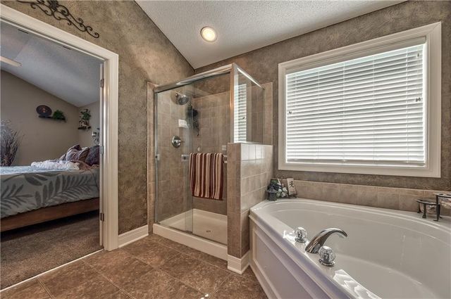 10666 S Emerald Street, Olathe, KS 66061