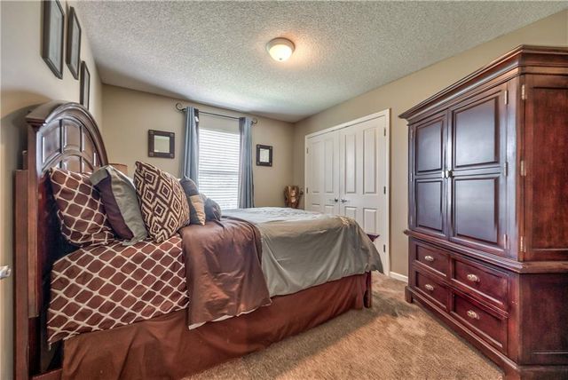 10666 S Emerald Street, Olathe, KS 66061