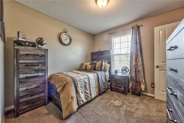 10666 S Emerald Street, Olathe, KS 66061