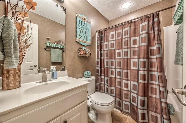 10666 S Emerald Street, Olathe, KS 66061