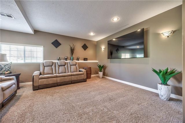 10666 S Emerald Street, Olathe, KS 66061