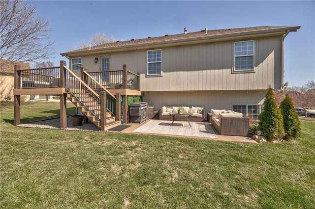 10666 S Emerald Street, Olathe, KS 66061