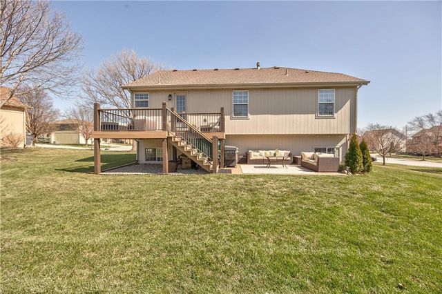 10666 S Emerald Street, Olathe, KS 66061