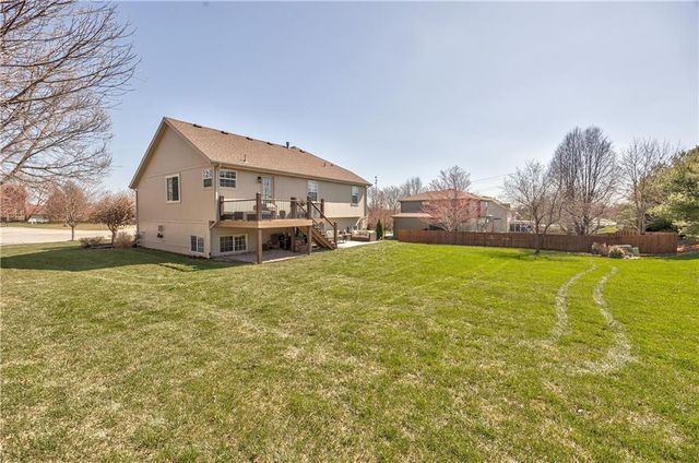 10666 S Emerald Street, Olathe, KS 66061