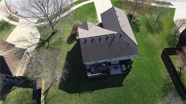 10666 S Emerald Street, Olathe, KS 66061