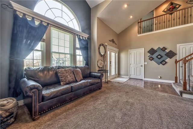 10666 S Emerald Street, Olathe, KS 66061