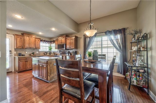 10666 S Emerald Street, Olathe, KS 66061