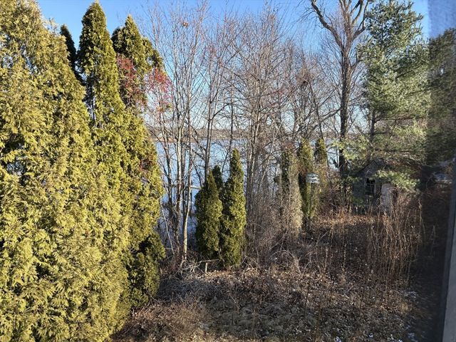 351 County, Barrington, RI 02806