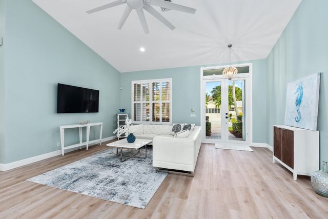 490 Mars Way, Juno Beach, FL 33408