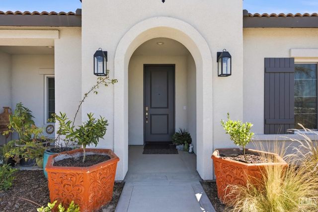 16907 Mairs Drive, Bakersfield, CA 93314
