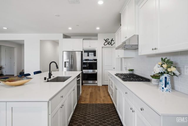16907 Mairs Drive, Bakersfield, CA 93314