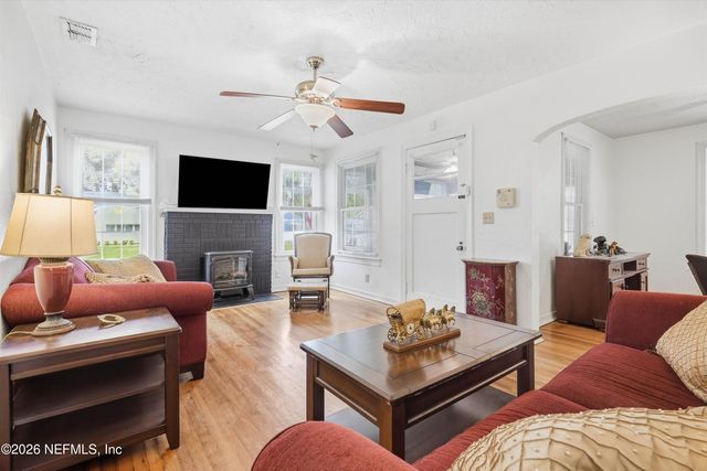 5372 COLONIAL Avenue, Jacksonville, FL 32210