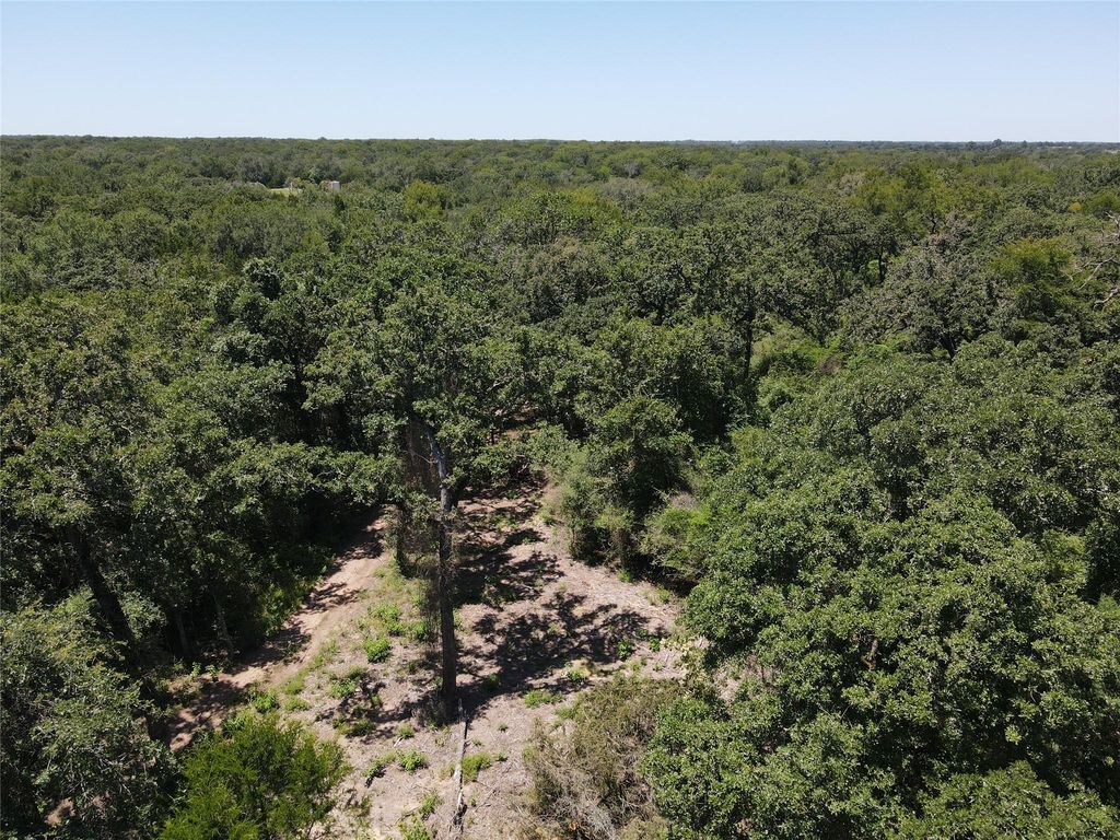 548 Hughes Cutoff Rd Road, Hearne, TX 77859