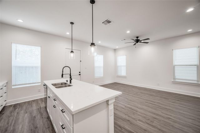 1216 Mcneil Street, Houston, TX 77009