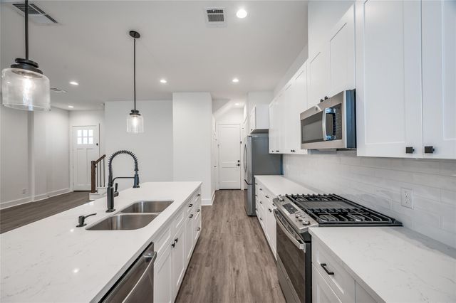 1216 Mcneil Street, Houston, TX 77009